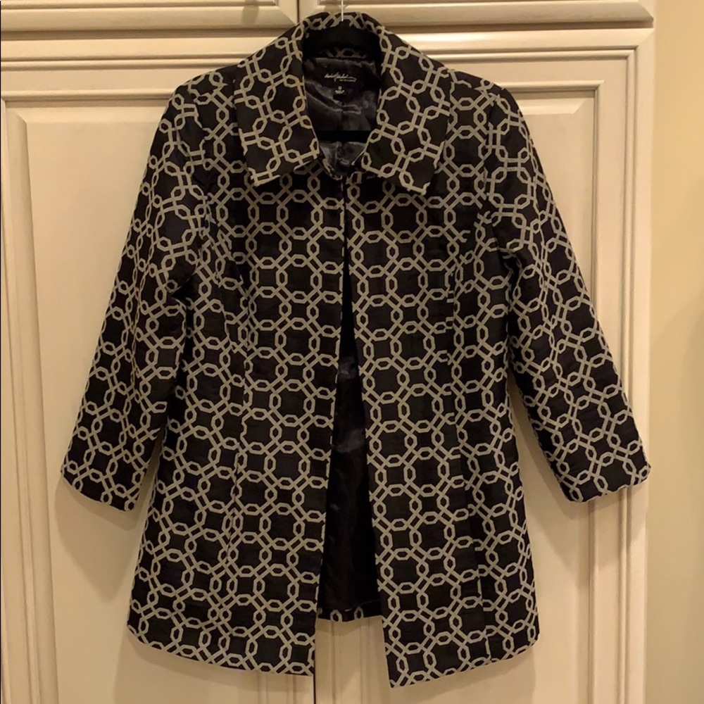 Elisabeth Hasselbeck for Dialogue jacket